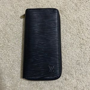 Pre loved black wallet